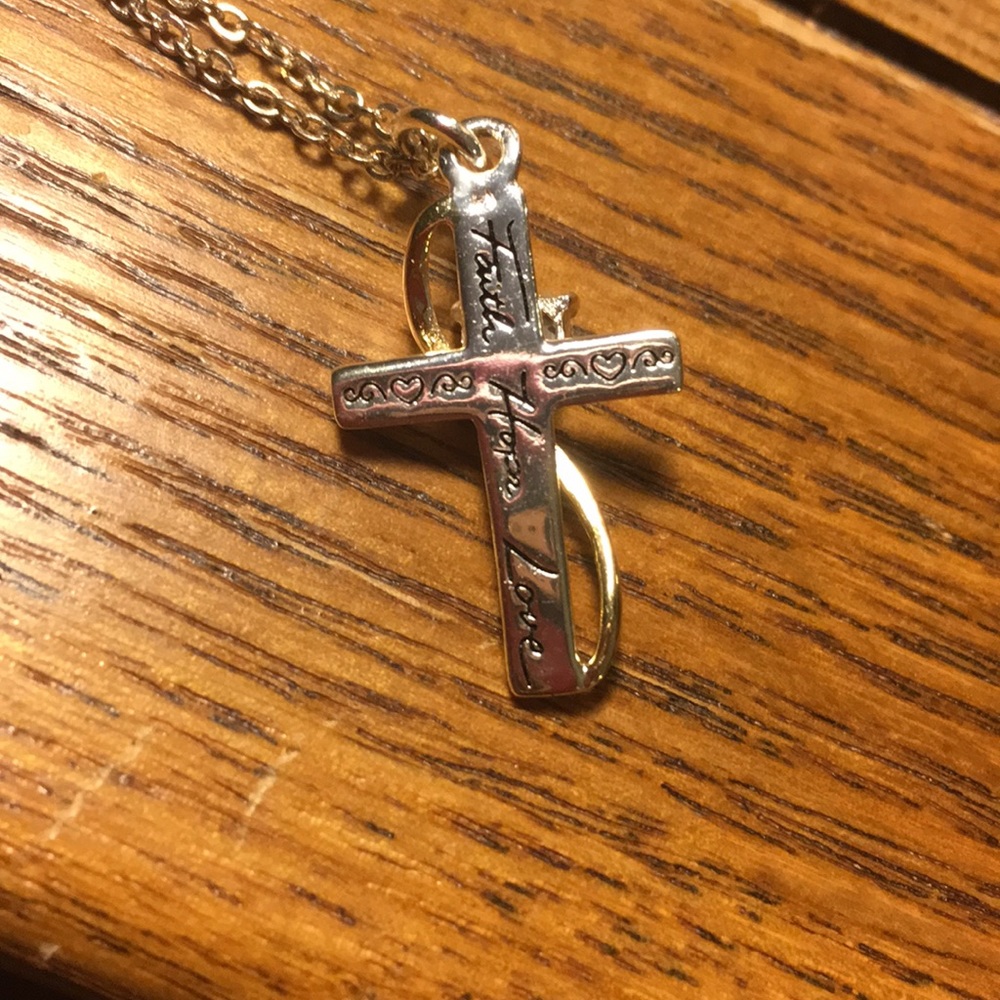 🌻Cross necklace - Picture 3 of 4